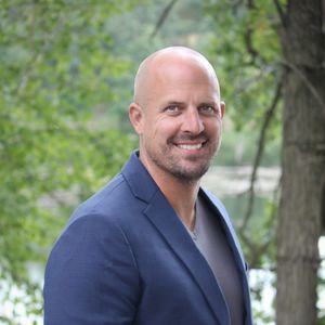 Meet your Posher, Derek